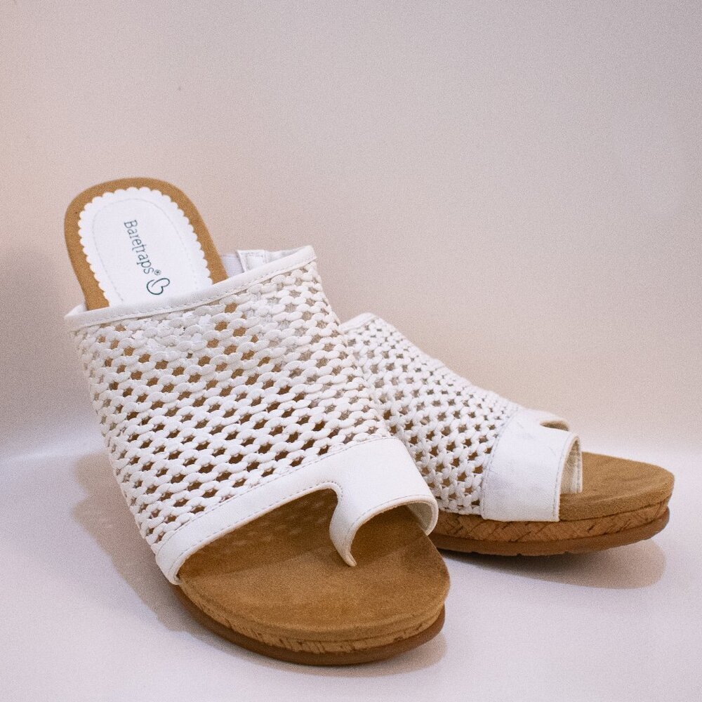 Baretraps Faye Wedge Slip on Sandal Womens Size 10M